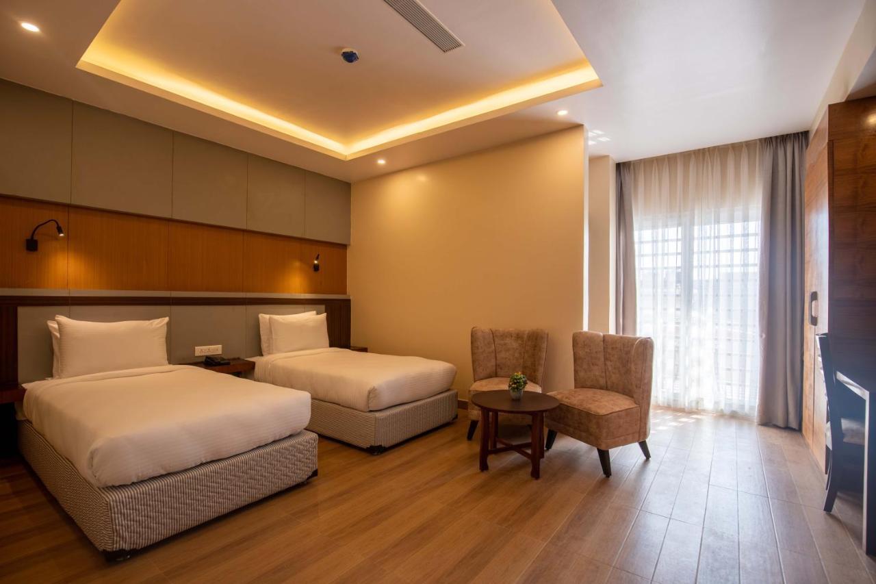 Hotel Palm International Butwal Extérieur photo