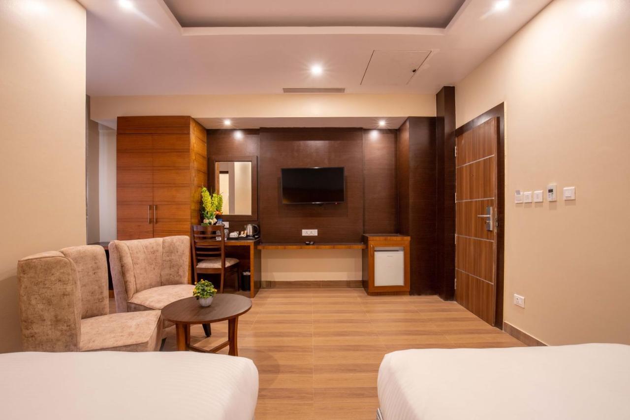 Hotel Palm International Butwal Extérieur photo