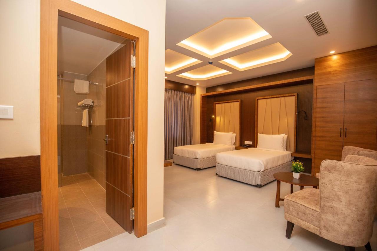 Hotel Palm International Butwal Extérieur photo