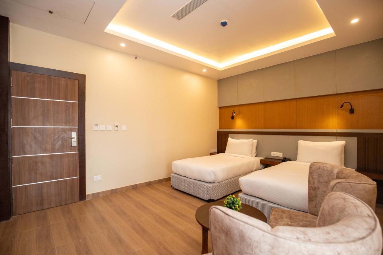 Hotel Palm International Butwal Extérieur photo