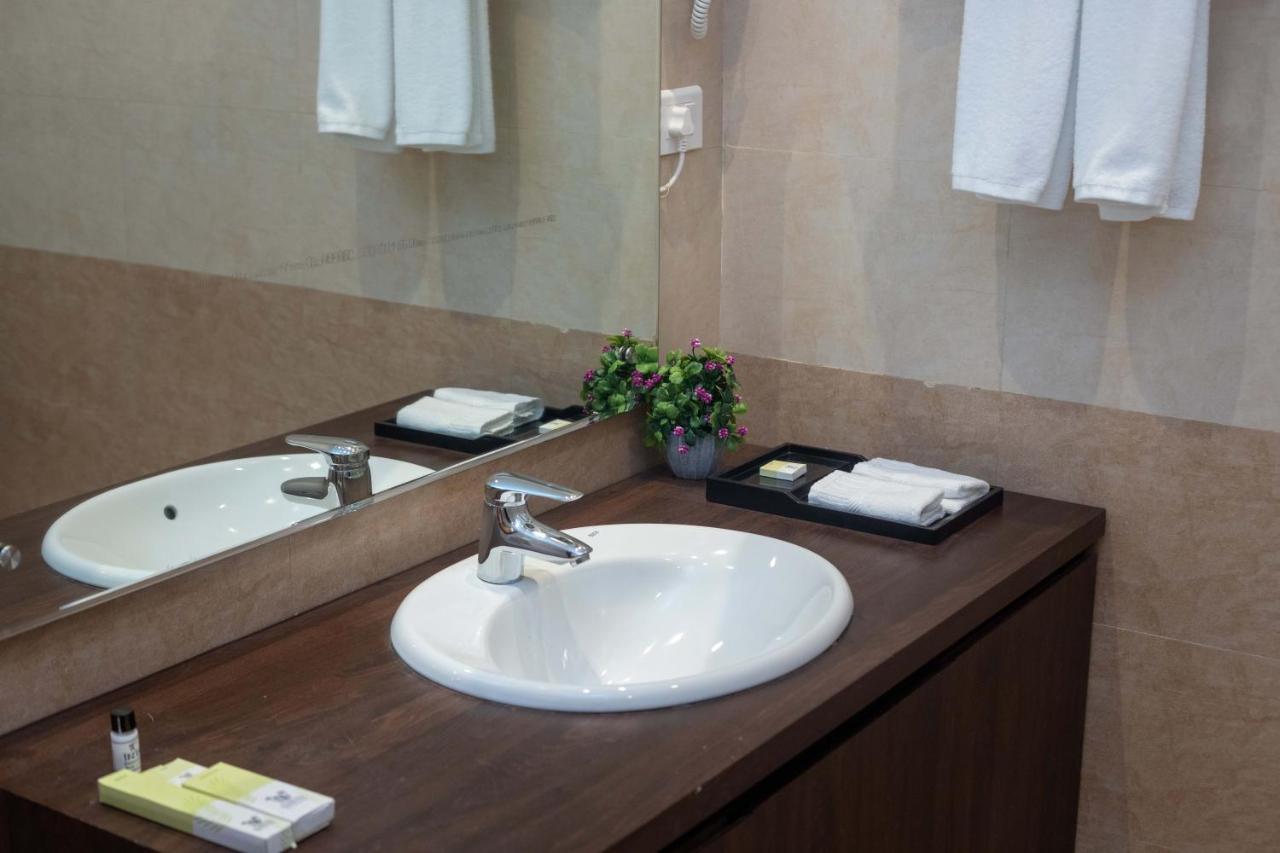 Hotel Palm International Butwal Extérieur photo