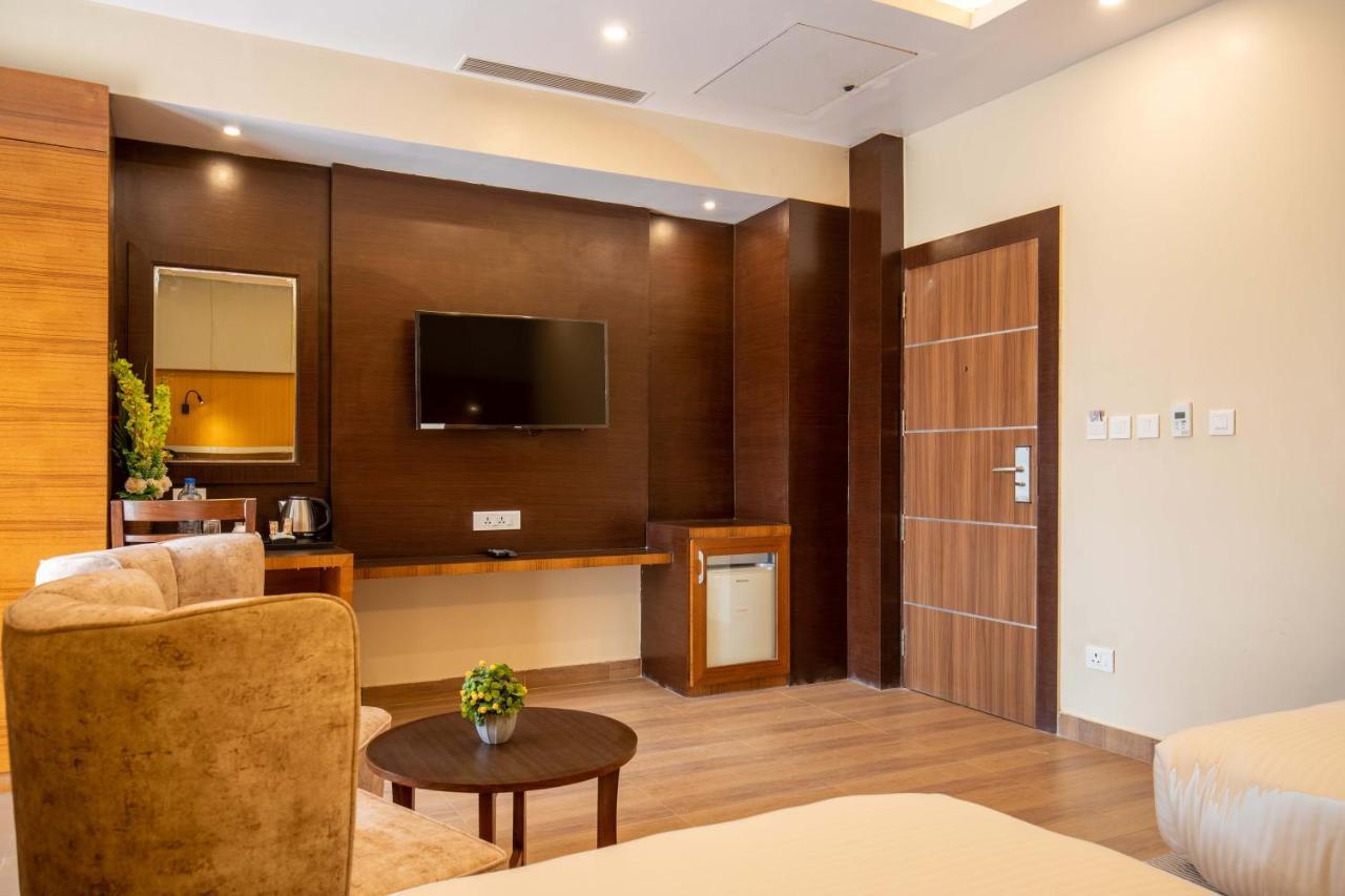 Hotel Palm International Butwal Extérieur photo