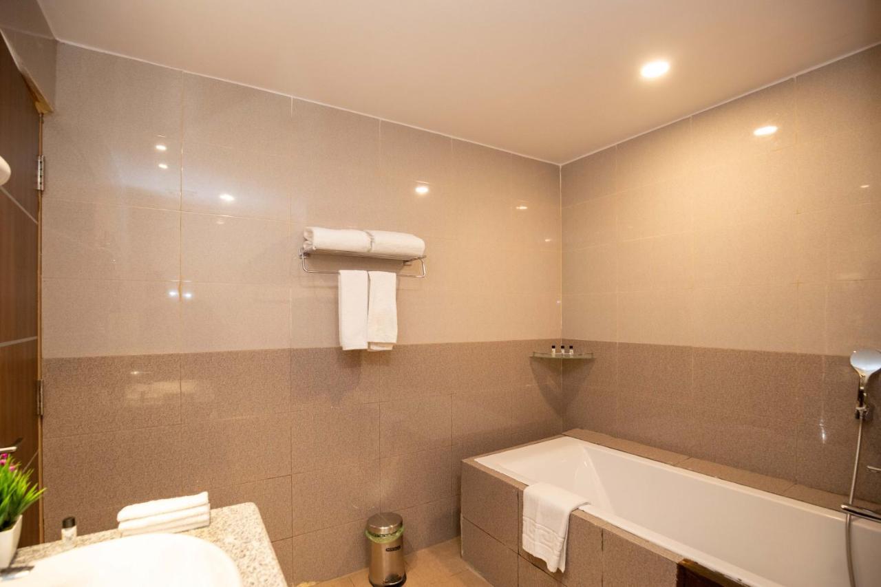 Hotel Palm International Butwal Extérieur photo