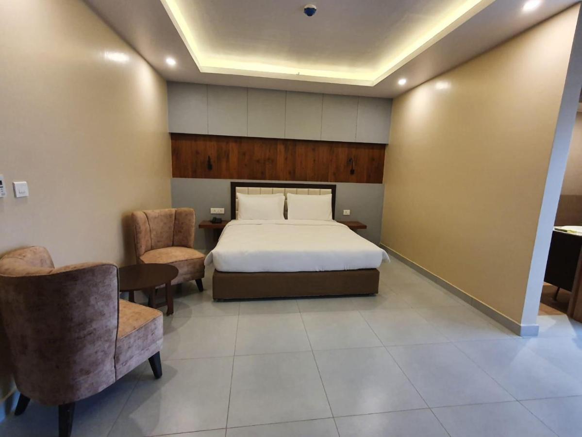 Hotel Palm International Butwal Extérieur photo